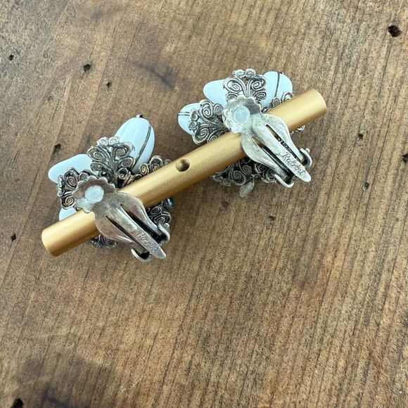 Vintage 50s Robert White Bead Silver Tone Rhinestone Faux Pearl Clip On Earrings - Picture 4 of 7